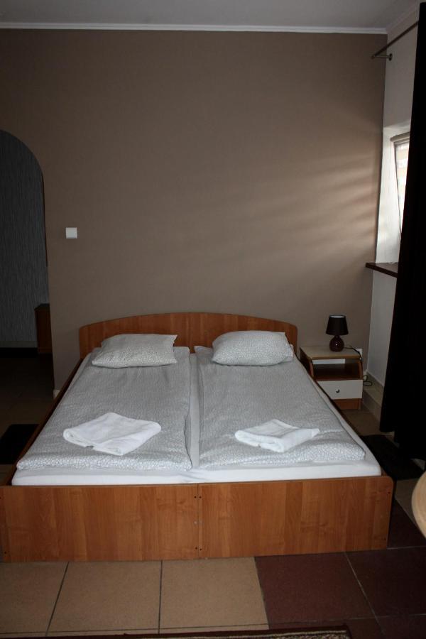 Hotel Park Lesny 'U Kaczyny' Rogow Exterior foto