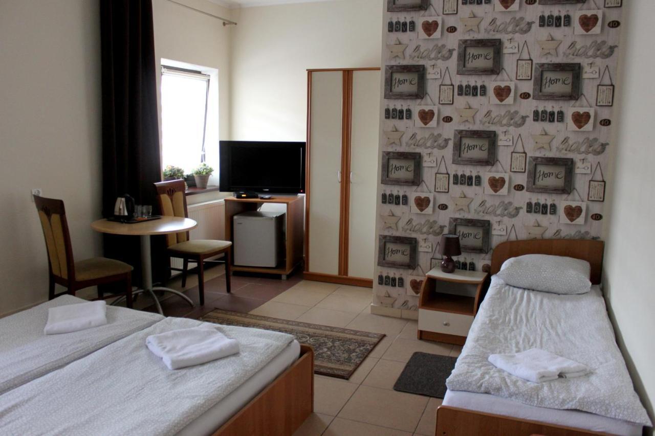 Hotel Park Lesny 'U Kaczyny' Rogow Exterior foto