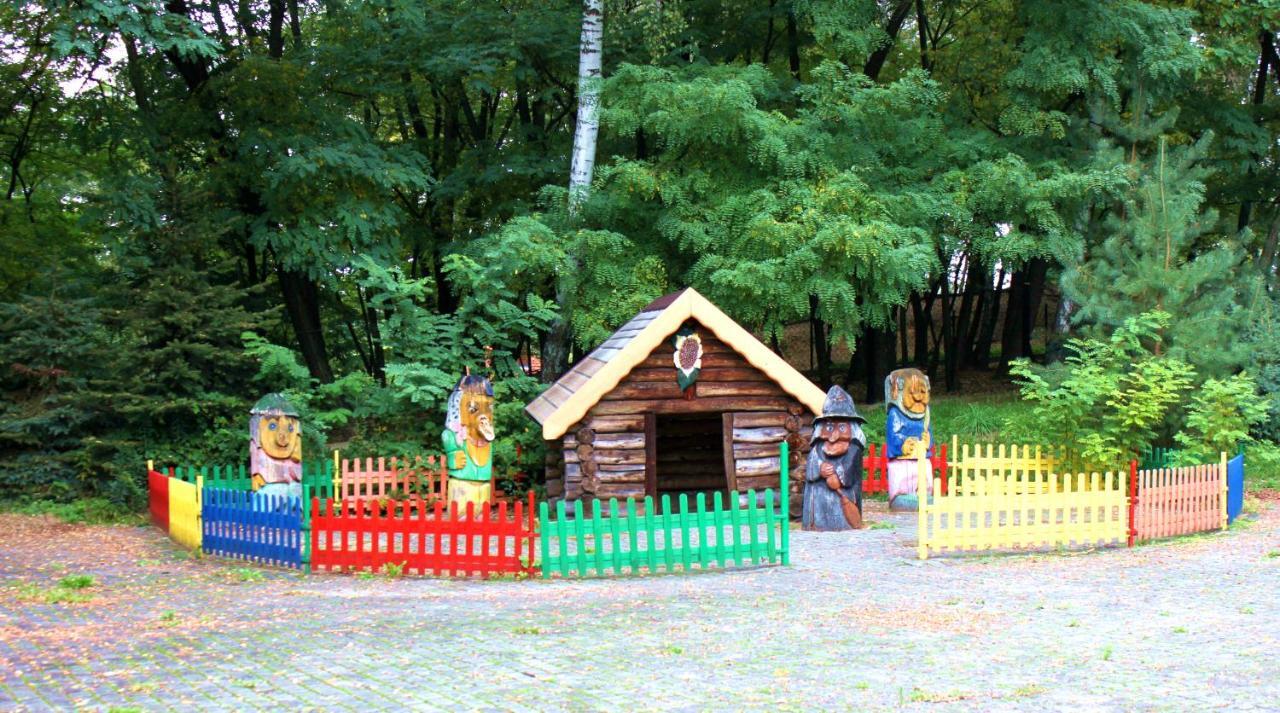 Hotel Park Lesny 'U Kaczyny' Rogow Exterior foto